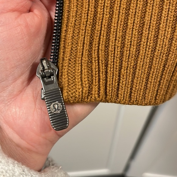 Lululemon sweater/poncho - Picture 4 of 9